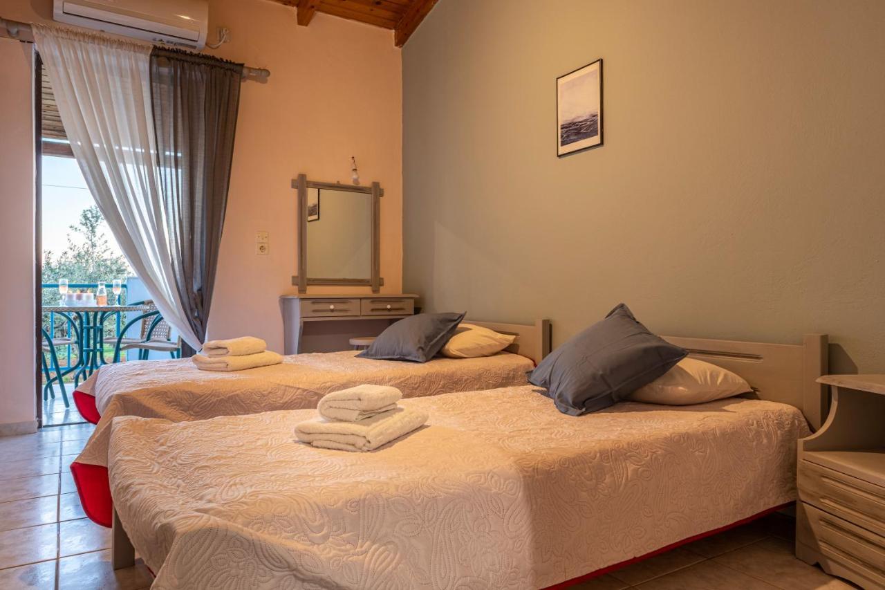 Secret Summer Havens - Perfectly Secluded Getaways Vasilítsion Buitenkant foto